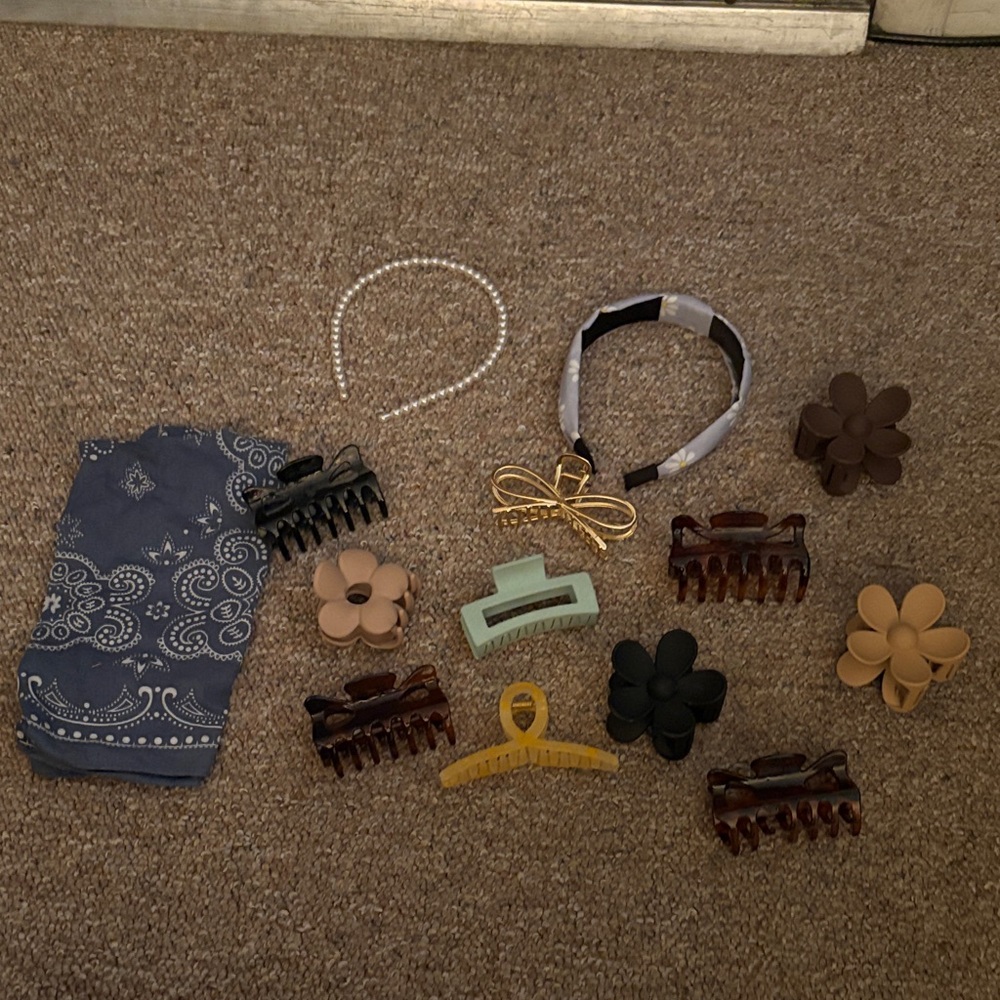 Hair Accessories Random Bundle - Multicolor